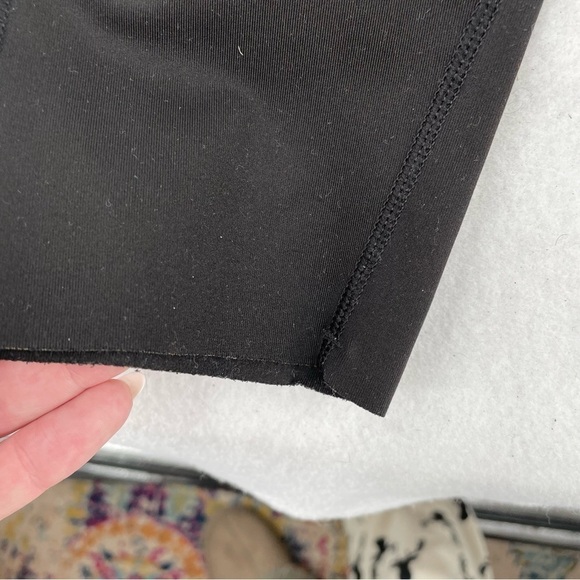 PATAGONIA Women’s Black Raw hem Leggings with mesh accents size: XS - Picture 9 of 12